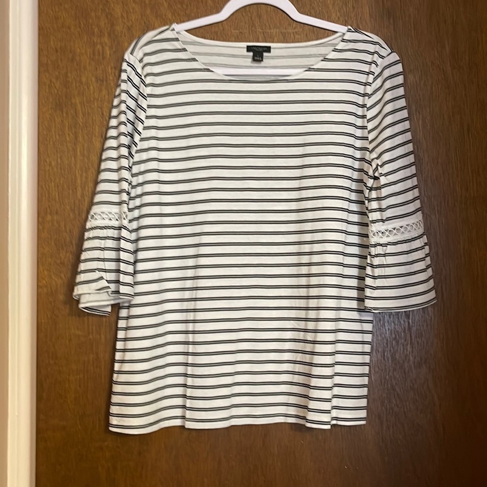 **20% off Sale** Ann Taylor bell sleeve top